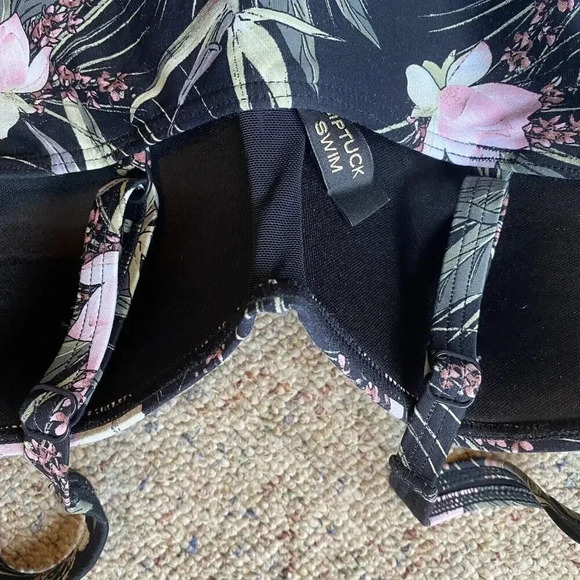 Nip Tuck Fern Gully Tummy Control Floral One-piece Swimsuit Women's S-M - Picture 6 of 9